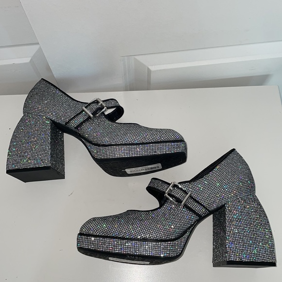 GB Gianni Bini Shiny Sparkle Silver Metallic Platform Heel Mary Jane Pumps NWT - Picture 6 of 10